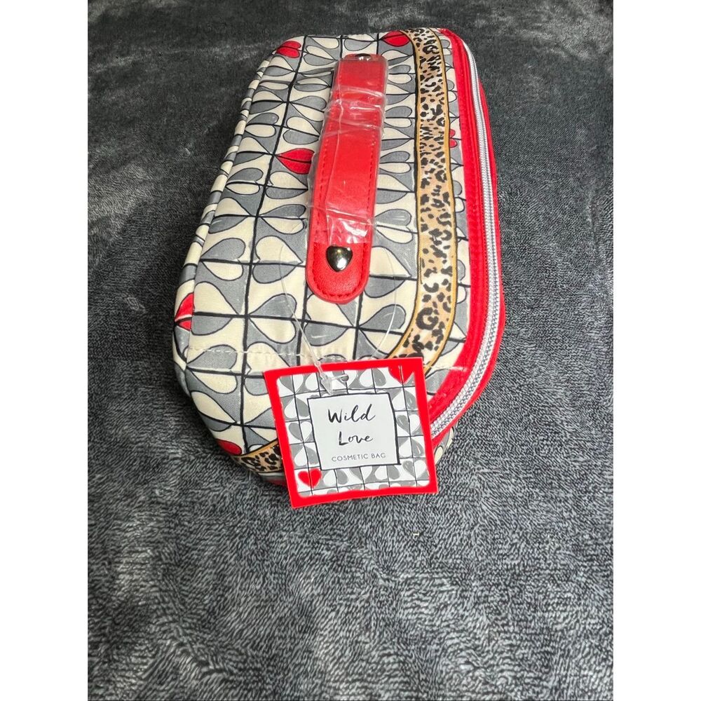 Brighton Wild Love Cosmetic Makeup Bag Travel Organizer Hearts Leopard Print Red - Picture 2 of 6